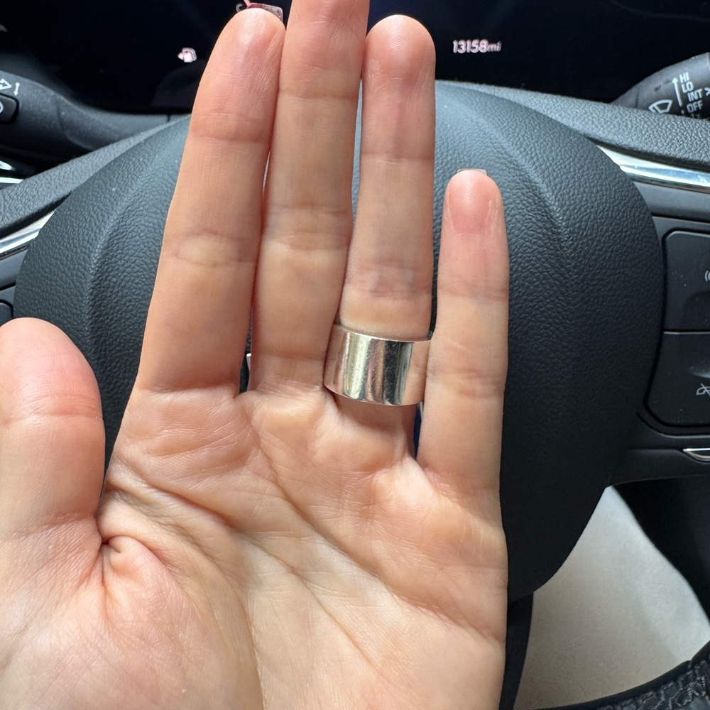Gucci Silver Statement Ring - Picture 2 of 4